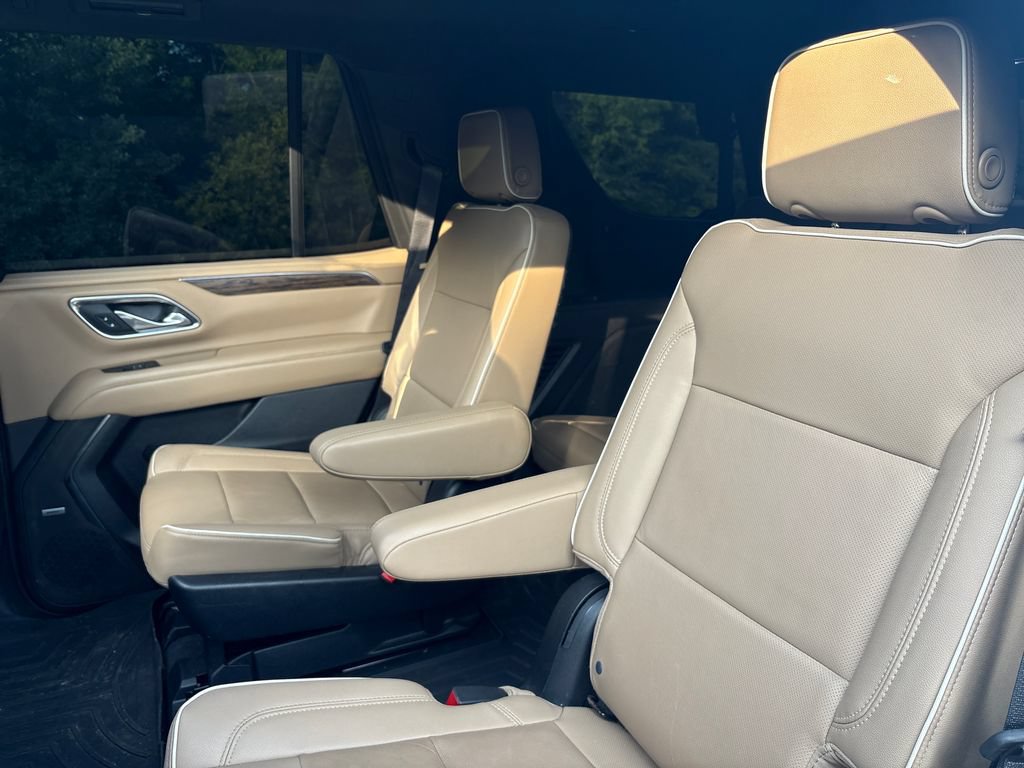 Used 2023 Chevrolet Tahoe Premier AWD/4WD image 17