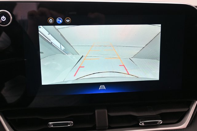 Used 2025 Chevrolet Equinox LT AWD/4WD image 12
