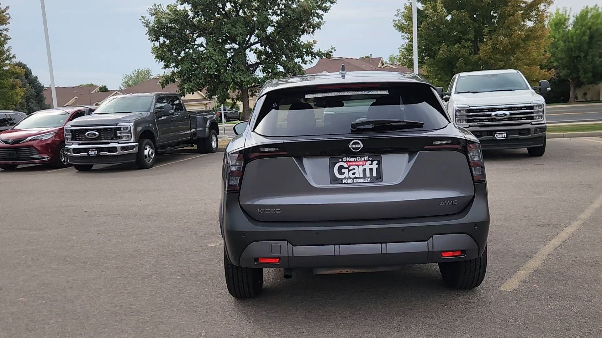 Used 2025 Nissan Kicks SV AWD/4WD image 18