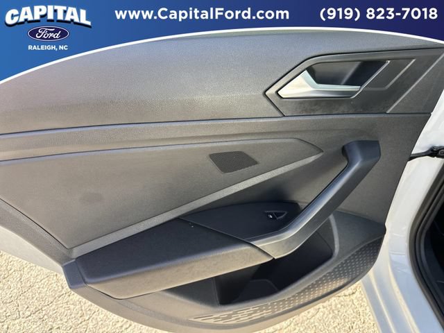 Used 2025 Volkswagen Jetta Sport FWD image 17