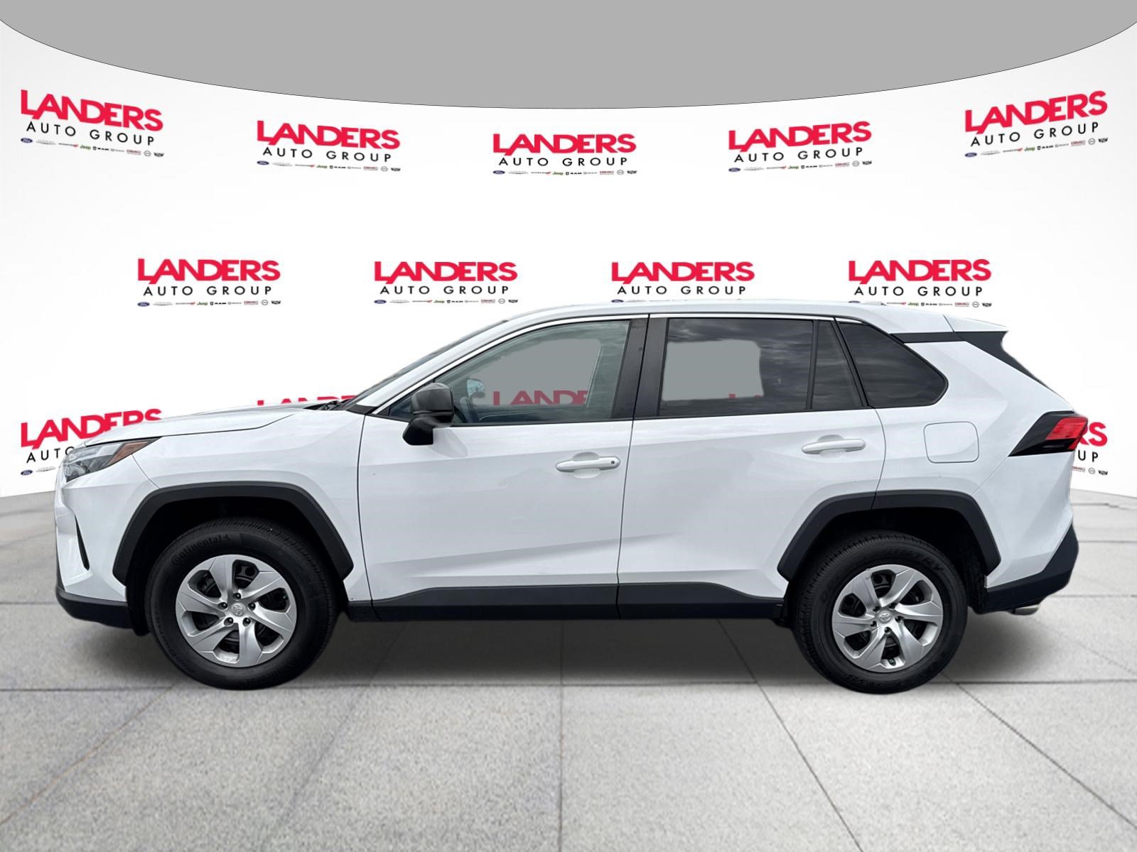 Used 2023 Toyota RAV4 LE AWD/4WD image 6