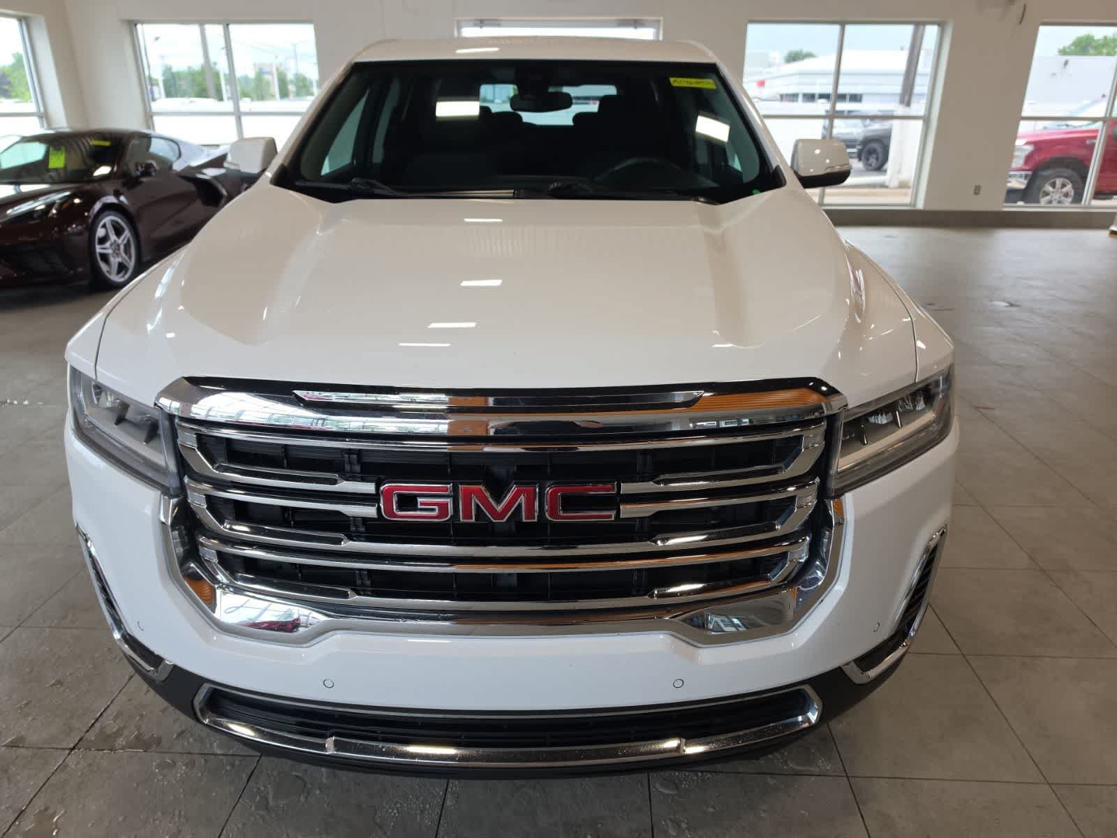 Used 2021 GMC Acadia SLE w/ LPO, Floor Liner Package AWD/4WD image 3