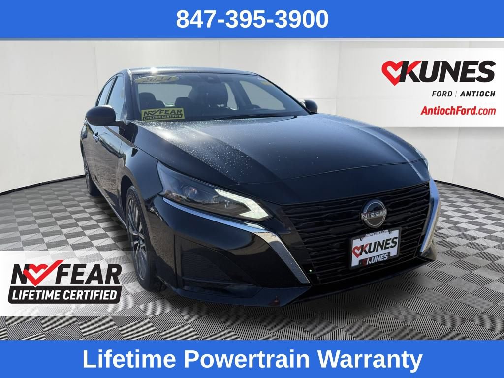 Used 2024 Nissan Altima 2.5 SV image 1
