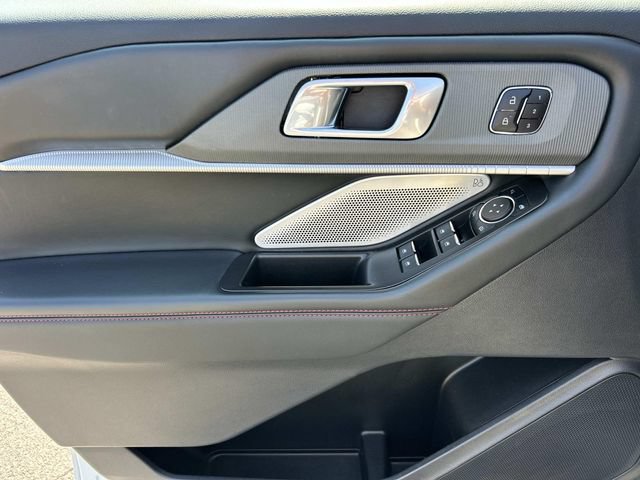 Certified 2025 Ford Explorer ST AWD/4WD image 33