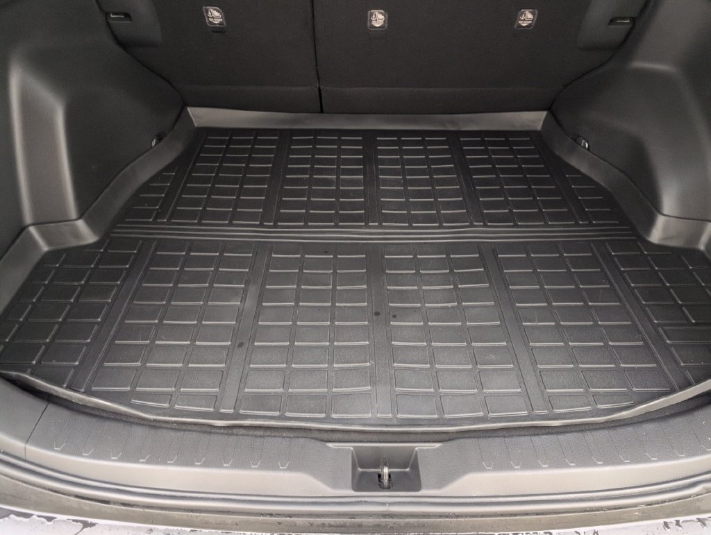 Used 2020 Toyota RAV4 LE FWD image 30
