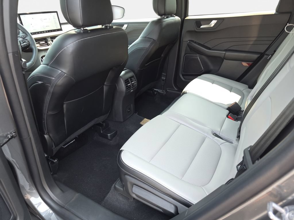 Certified 2023 Ford Escape Platinum AWD/4WD image 11