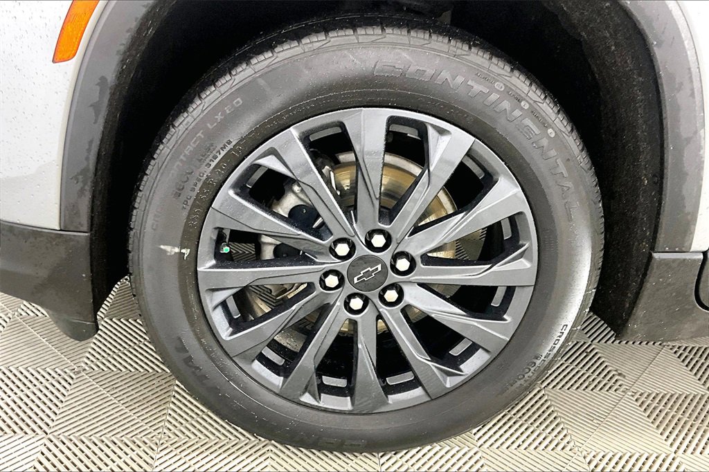 Used 2023 Chevrolet Traverse RS w/ LPO, Floor Liner Package image 8