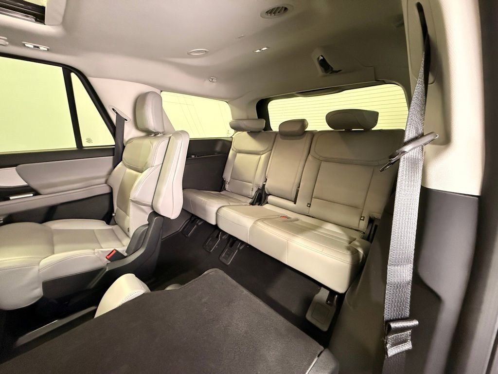 Certified 2025 Ford Expedition Active AWD/4WD image 21