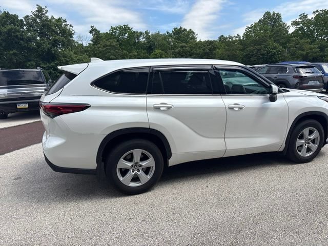 Used 2021 Toyota Highlander LE AWD/4WD image 20