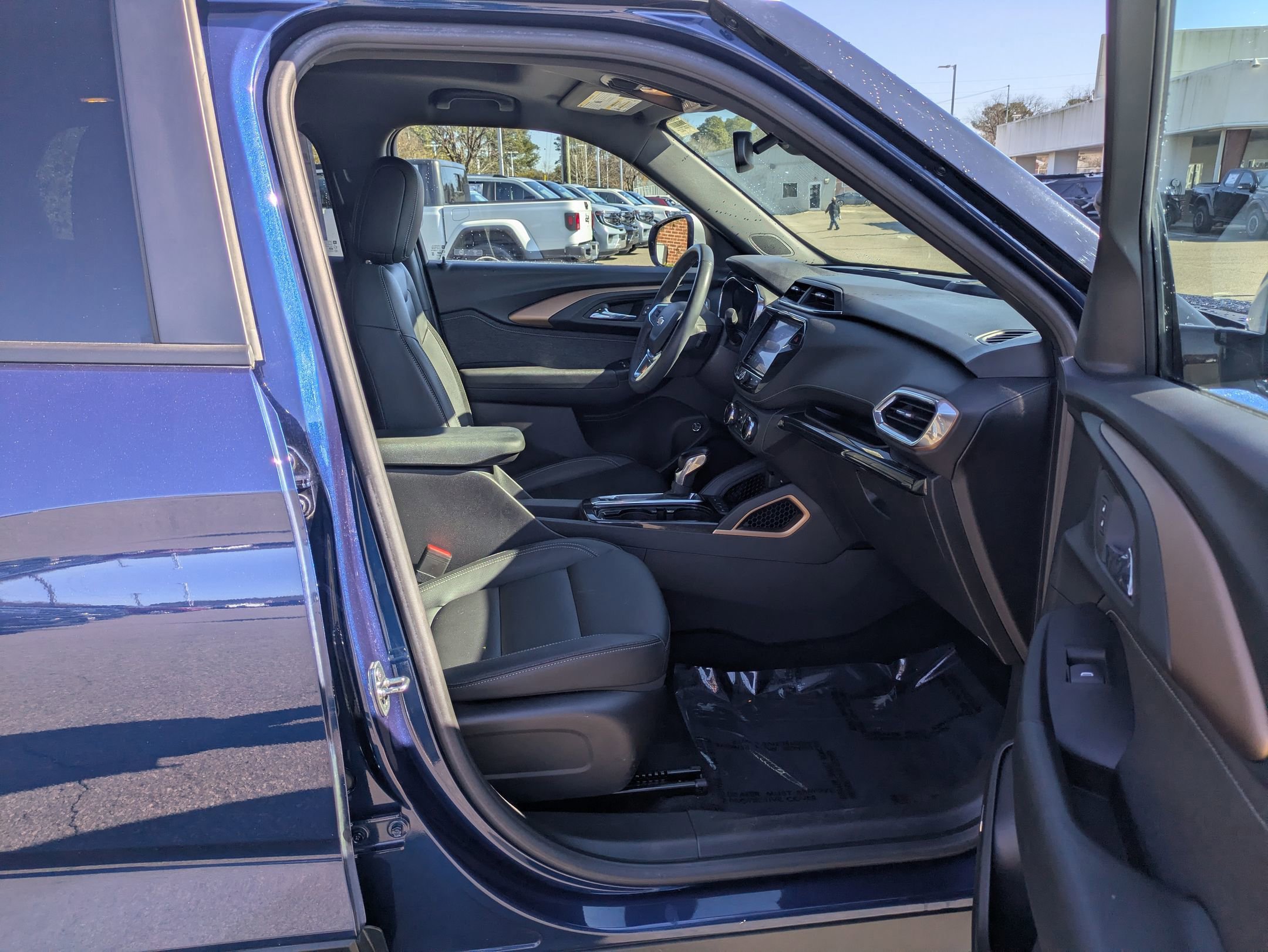 Used 2023 Chevrolet TrailBlazer ACTIV w/ Sun and Liftgate Package image 35