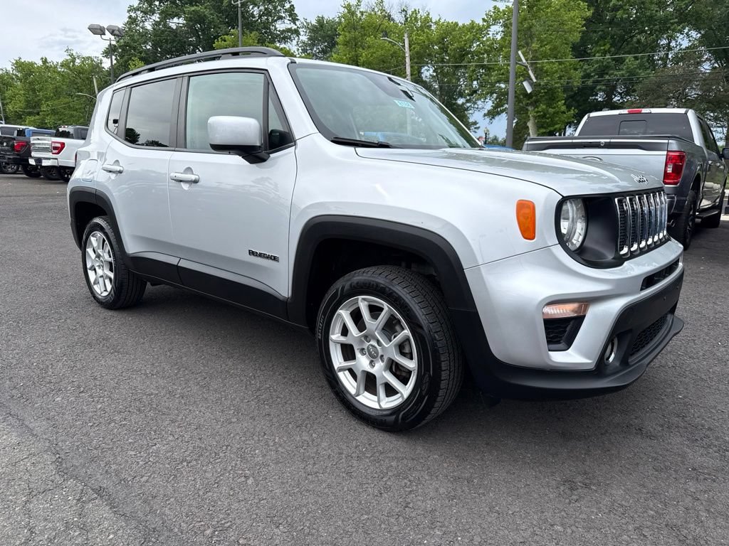 Used 2020 Jeep Renegade Latitude w/ Cold Weather Group AWD/4WD image 3