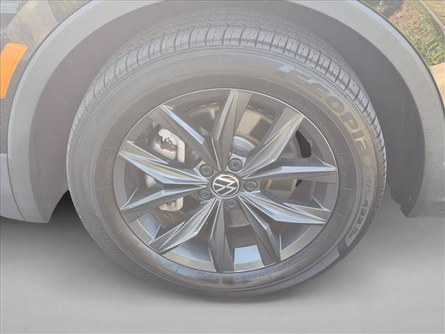 Used 2024 Volkswagen Tiguan SE FWD image 9