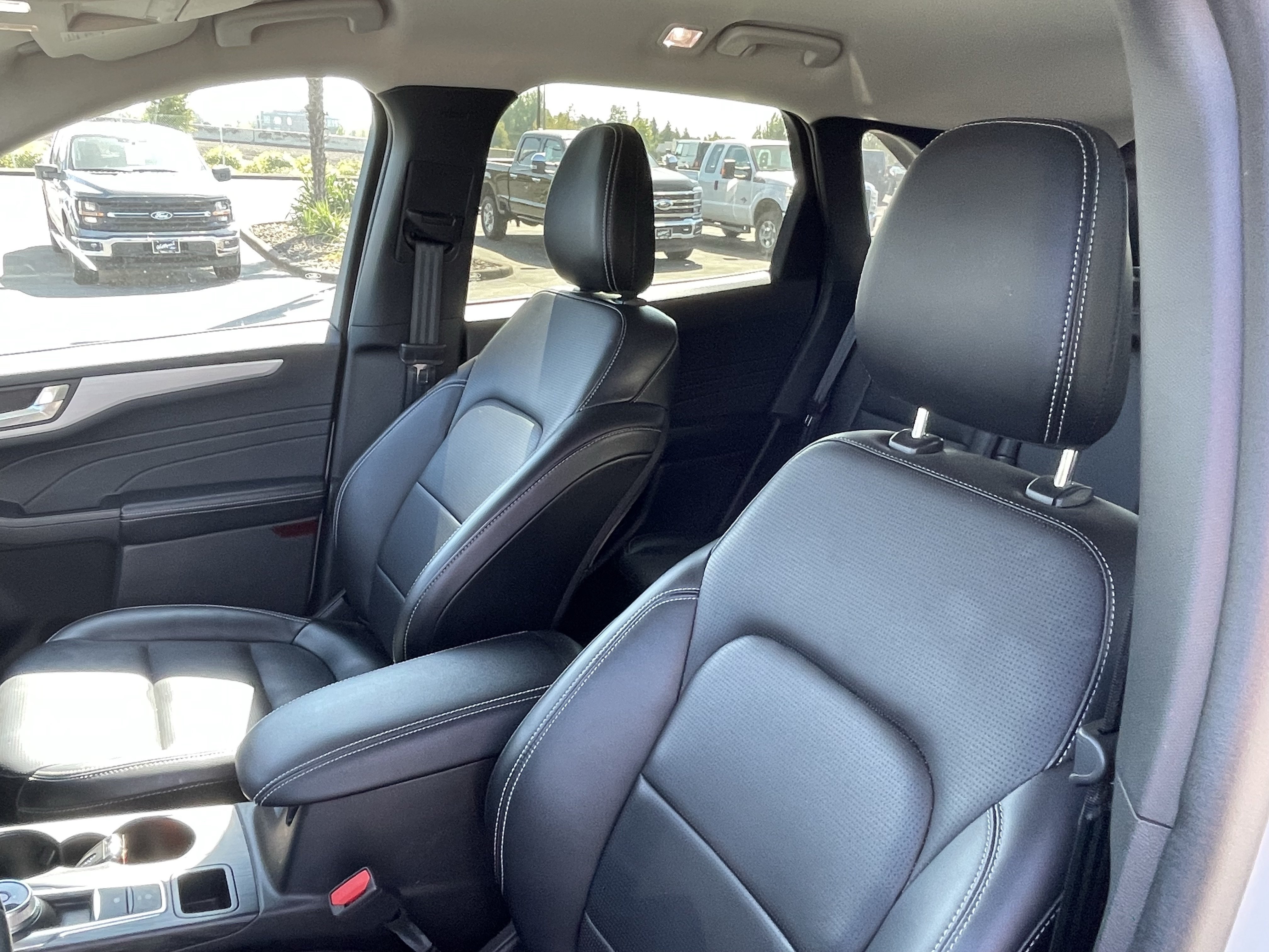 Certified 2025 Ford Escape Platinum AWD/4WD image 13