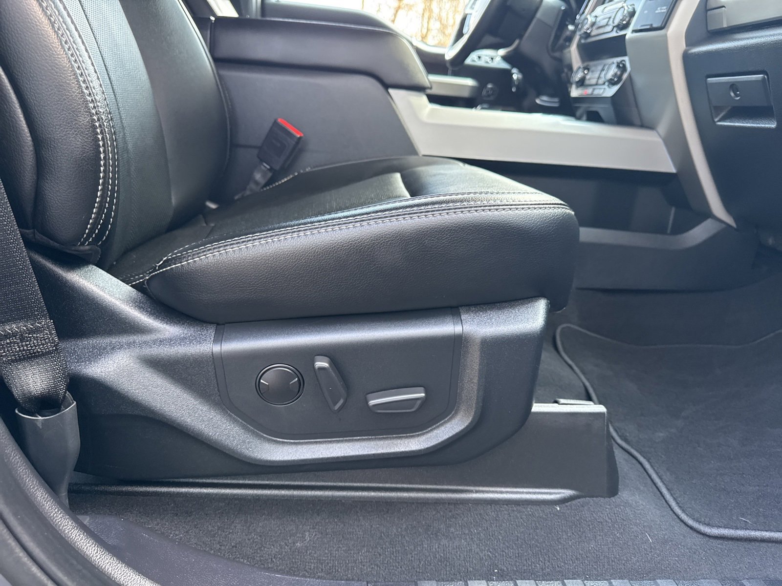 Certified 2021 Ford F250 Lariat image 37