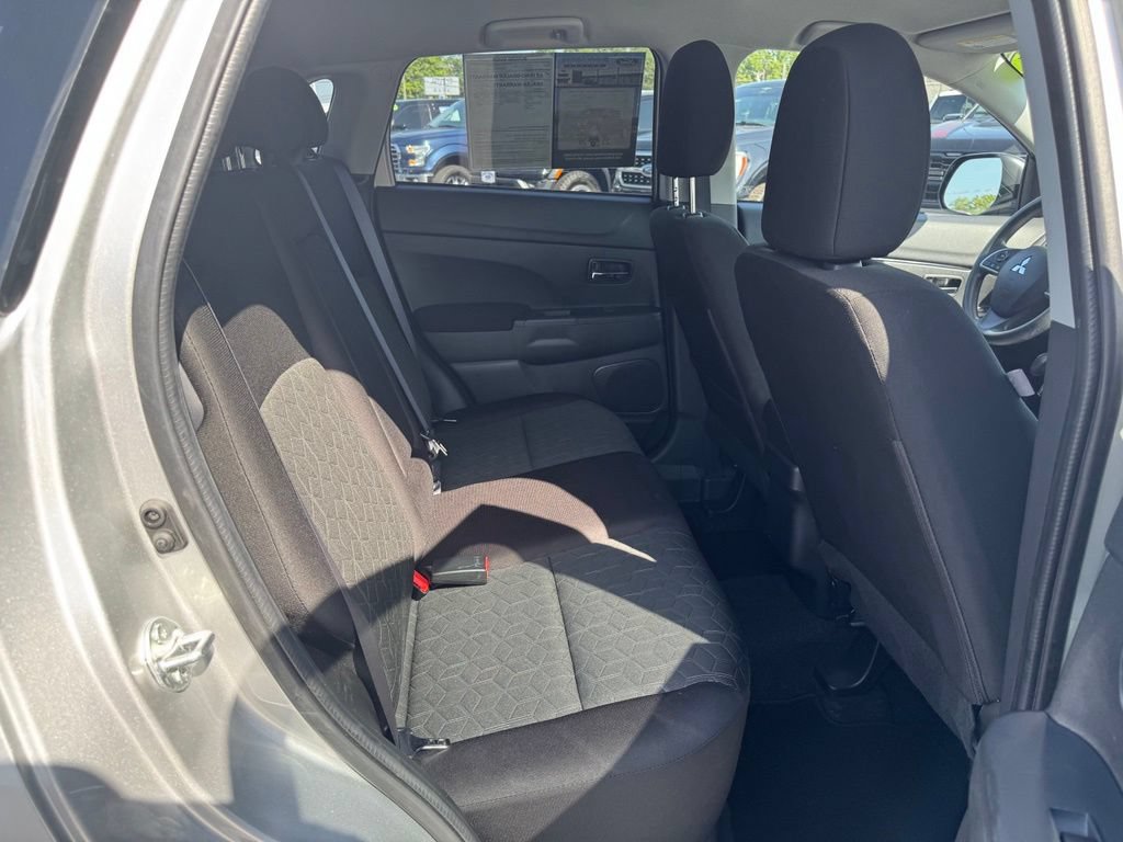 Used 2025 Mitsubishi Outlander Sport SE AWD/4WD image 18