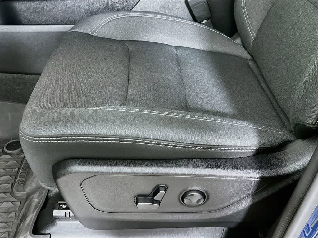 Used 2024 RAM 1500 Big Horn AWD/4WD image 30