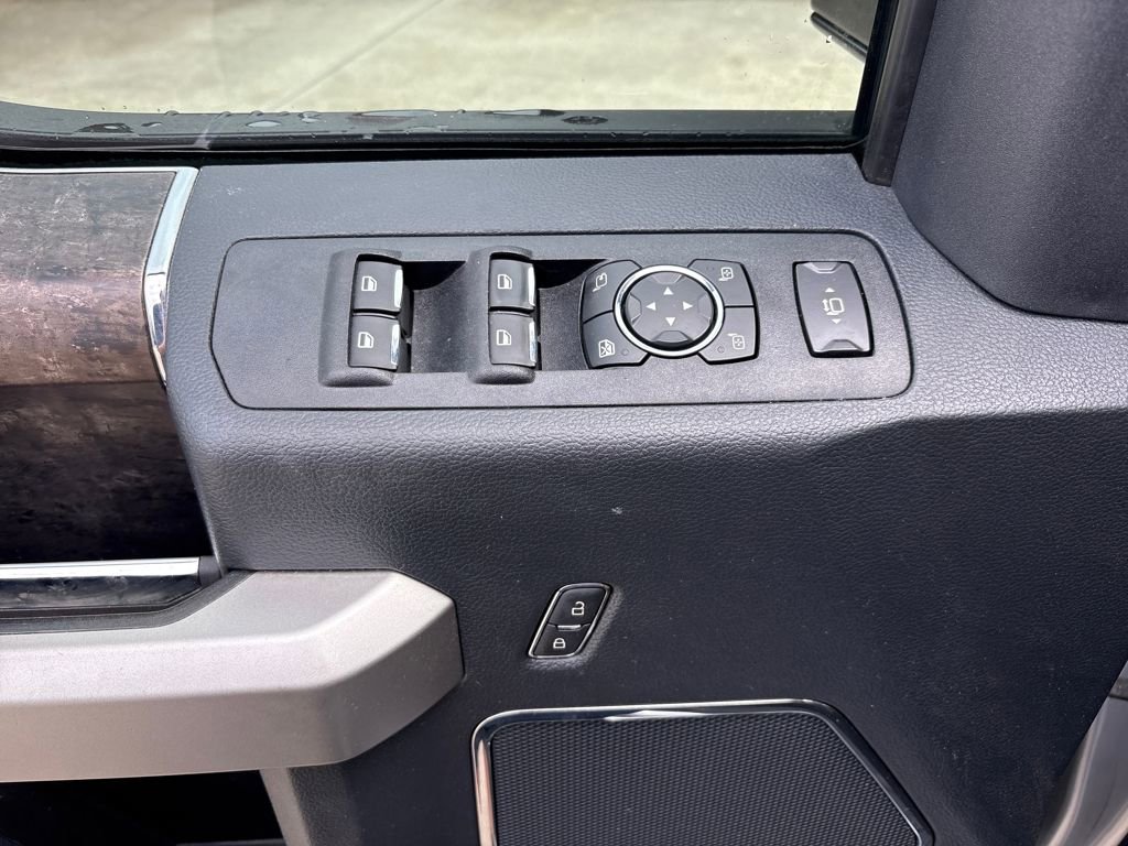 Certified 2022 Ford F250 Lariat w/ Chrome Package image 16