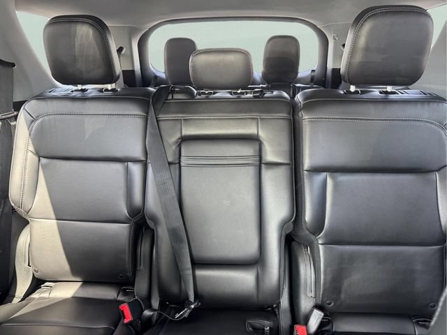 Certified 2018 Ford Explorer XLT w/ Equipment Group 202A AWD/4WD image 18