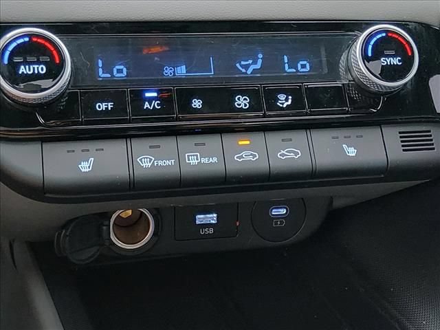 Used 2025 Hyundai Elantra SEL FWD image 22