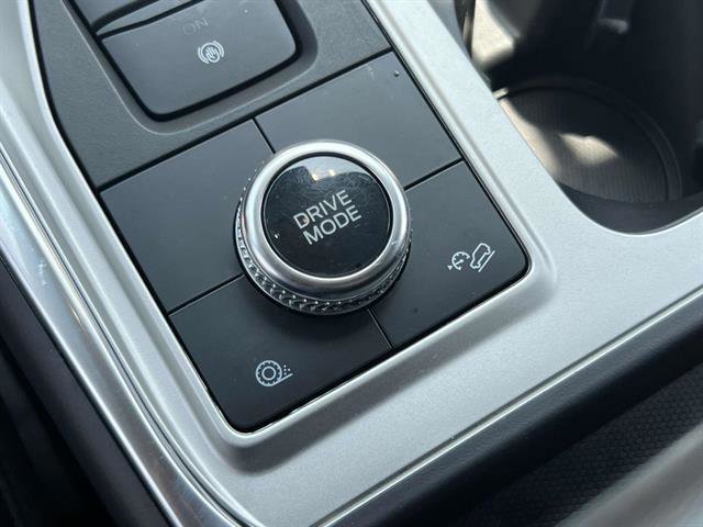 Certified 2022 Ford Explorer XLT w/ Equipment Group 202A image 18