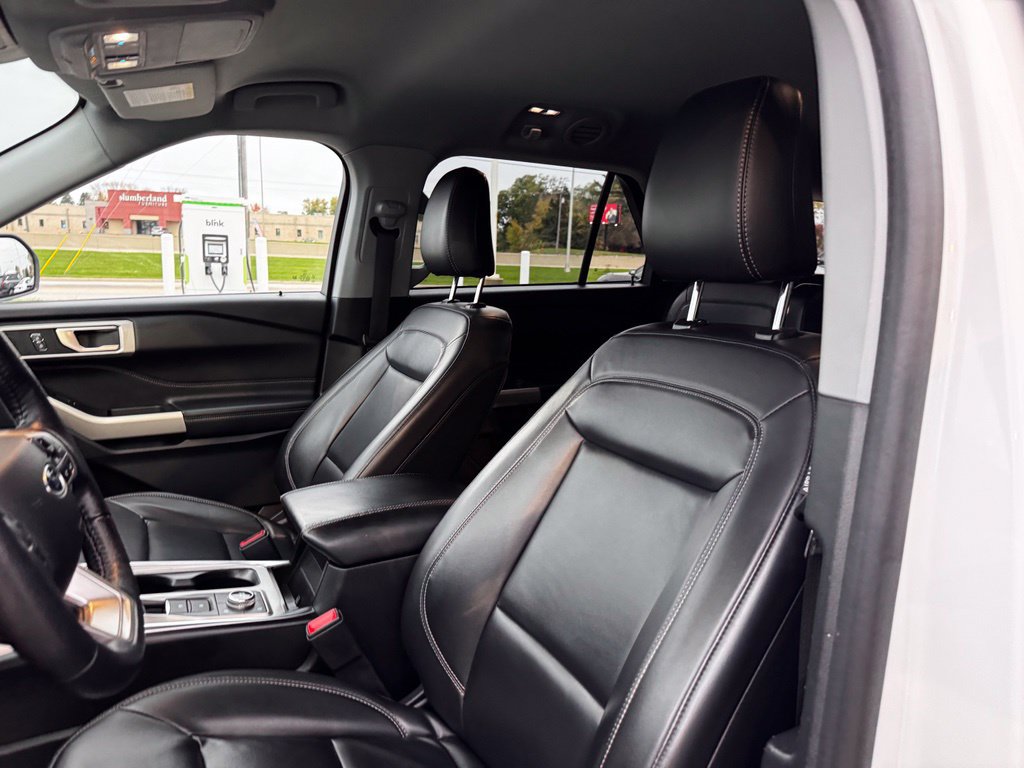 Certified 2021 Ford Explorer XLT w/ Equipment Group 202A AWD/4WD image 7