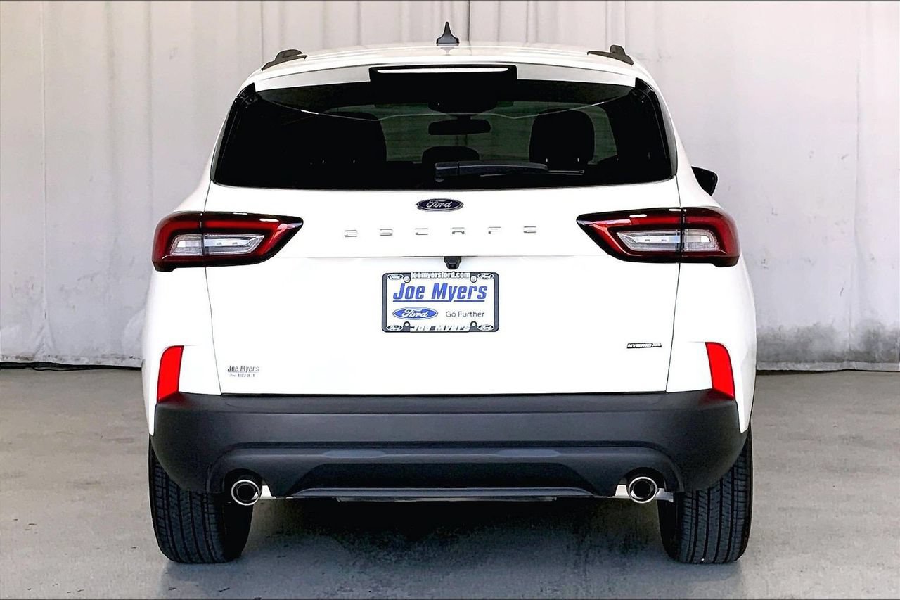 Certified 2026 Ford Escape ST-Line Select AWD/4WD image 3
