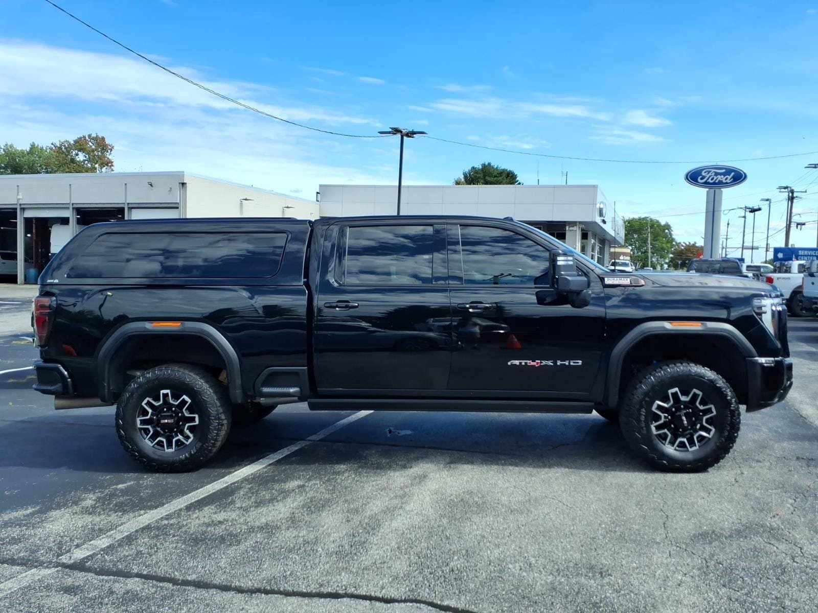 Used 2024 GMC Sierra 2500 AT4X AWD/4WD image 2