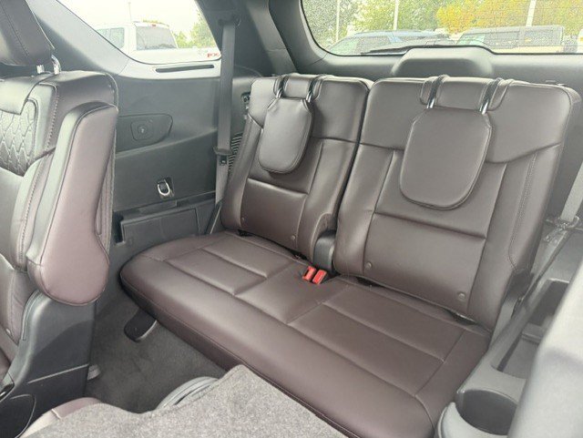 Certified 2026 Ford Explorer Platinum w/ LUX Leather Package AWD/4WD image 32