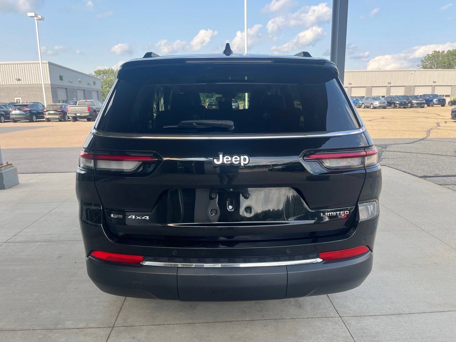 Used 2021 Jeep Grand Cherokee L Limited AWD/4WD image 4