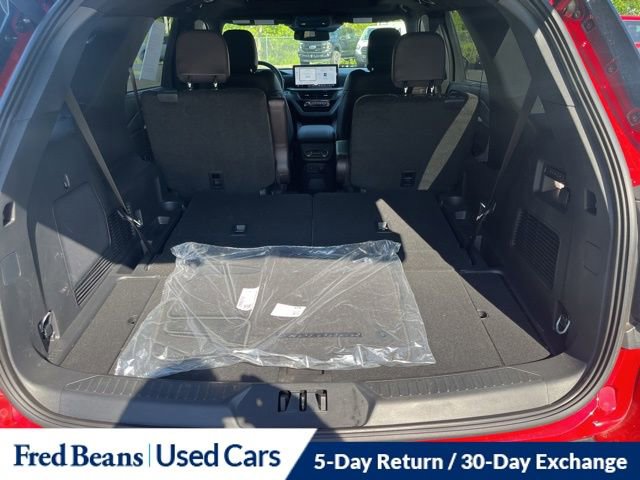 Certified 2025 Ford Explorer Platinum w/ Ultimate Package AWD/4WD image 14