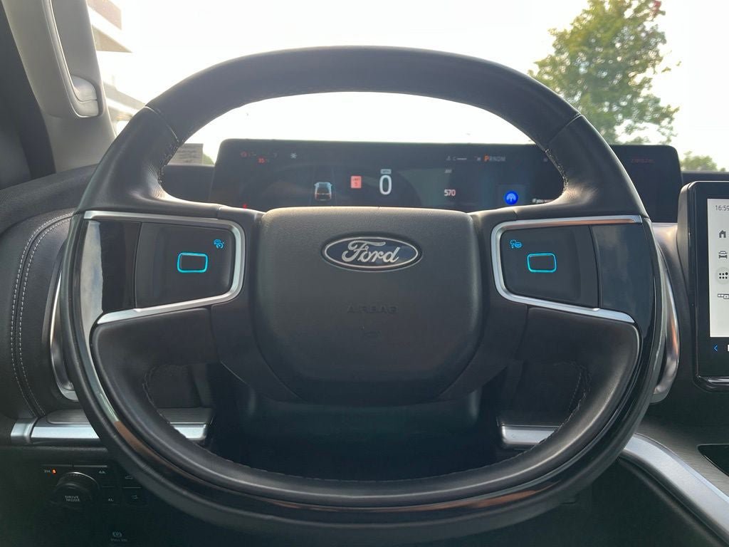 Certified 2025 Ford Expedition Platinum w/ Driver's Package AWD/4WD image 26