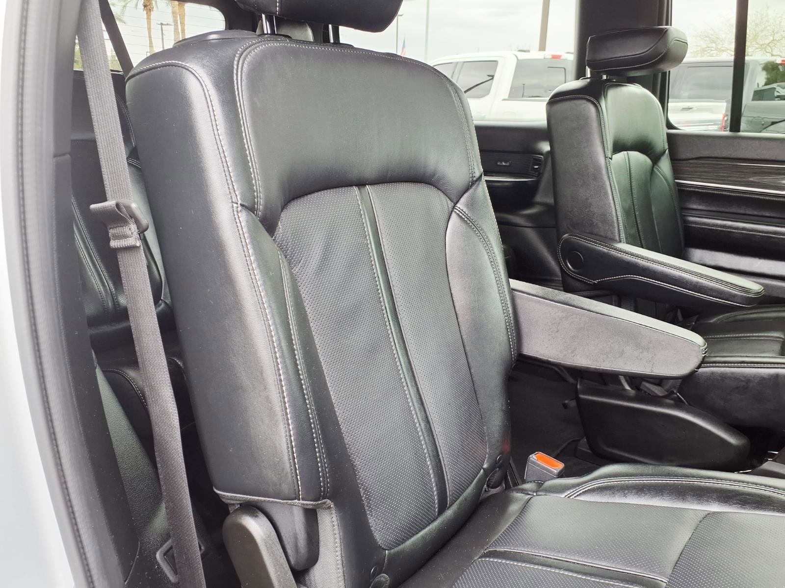 Used 2022 Jeep Wagoneer Series III w/ Flexible Seating Group image 15