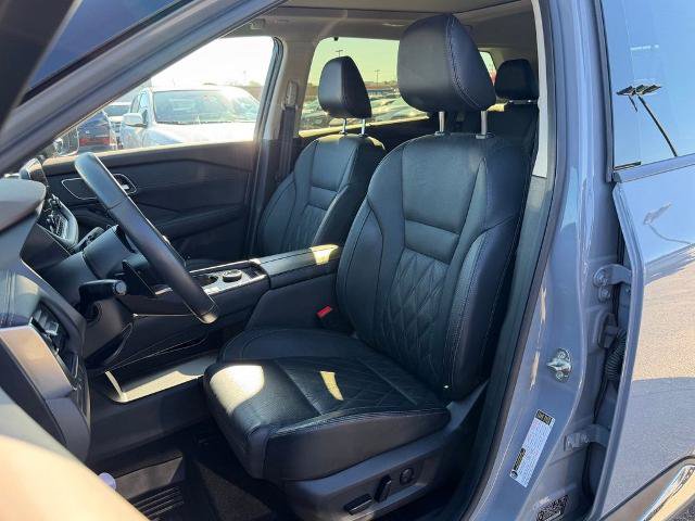 Used 2023 Nissan Rogue Platinum w/ Platinum Premium Package AWD/4WD image 13