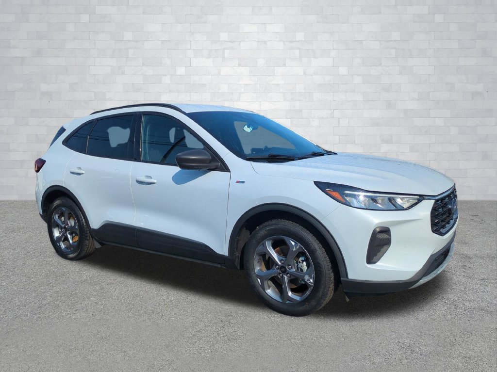 Certified 2025 Ford Escape ST-Line FWD image 2