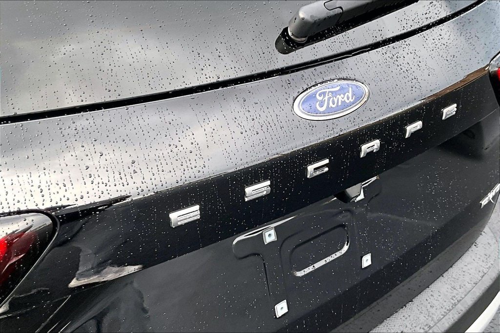 Certified 2024 Ford Escape Platinum w/ Premium Technology Package AWD/4WD image 8