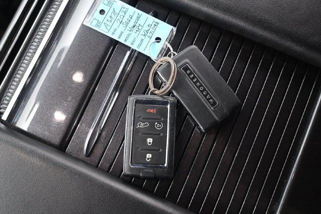 Used 2023 Jeep Wagoneer 4WD w/ Premium Group I image 17