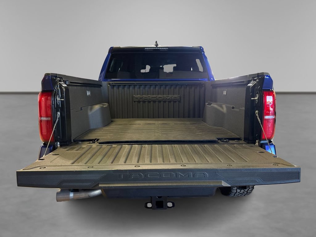 Used 2025 Toyota Tacoma SR5 AWD/4WD image 11