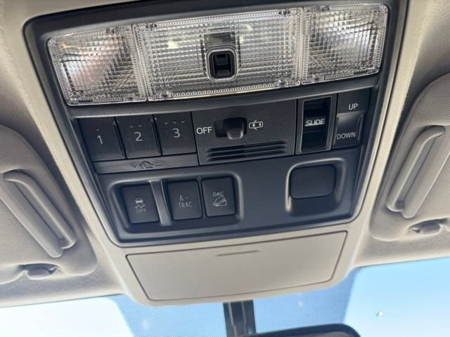 Used 2018 Toyota 4Runner SR5 Premium AWD/4WD image 24