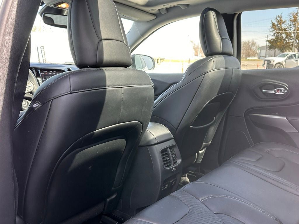 Used 2022 Jeep Cherokee Limited w/ Mopar Interior Package AWD/4WD image 17