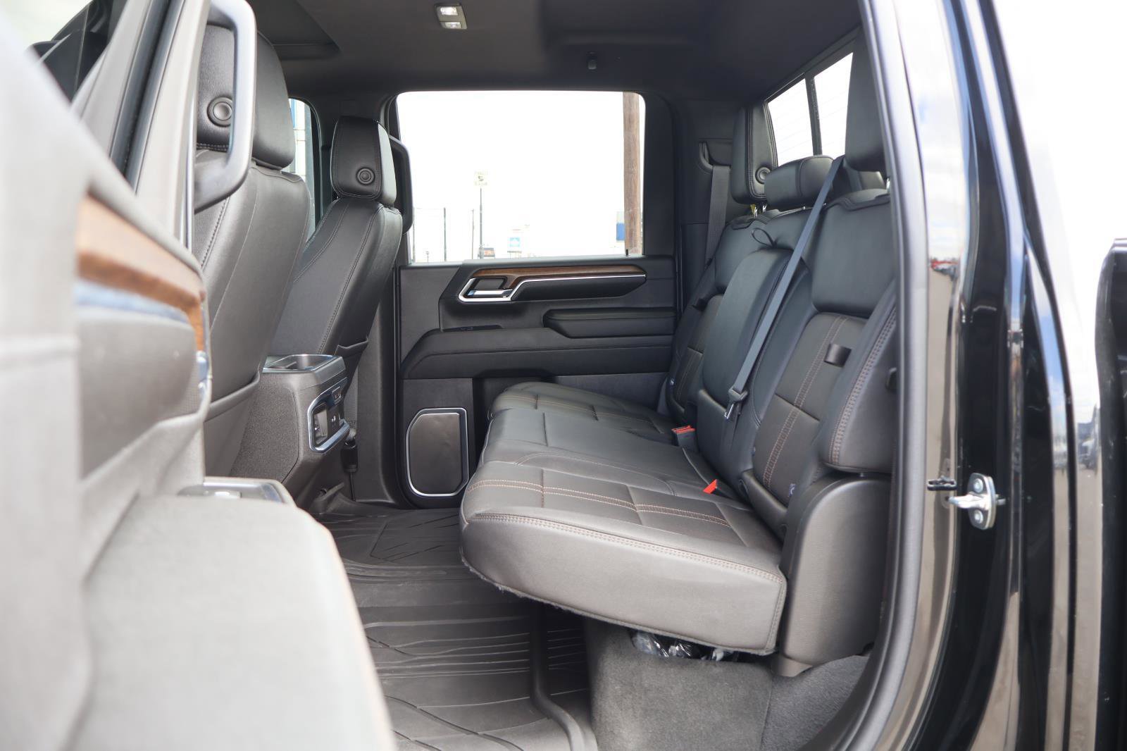 Used 2024 Chevrolet Silverado 2500 High Country w/ High Country Premium Package image 29