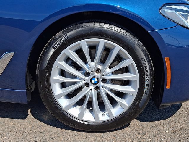 Used 2022 BMW 530i xDrive w/ Premium Package AWD/4WD image 5