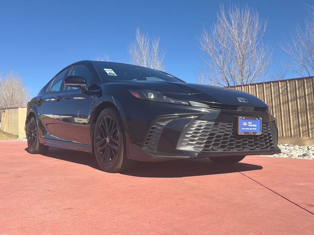 Used 2025 Toyota Camry SE FWD image 7