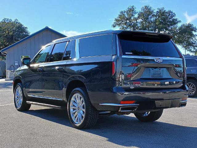 Used 2022 Cadillac Escalade ESV Luxury AWD/4WD image 5