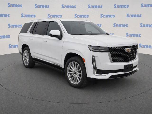 Used 2024 Cadillac Escalade Luxury RWD image 1