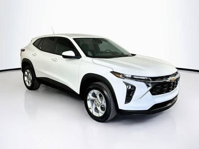 Used 2024 Chevrolet Trax LS w/ LS Convenience Package FWD image 22