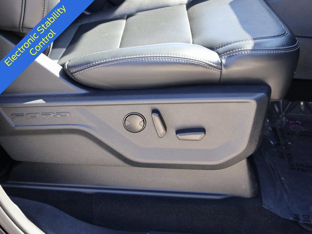 Certified 2025 Ford Expedition Max Platinum image 11