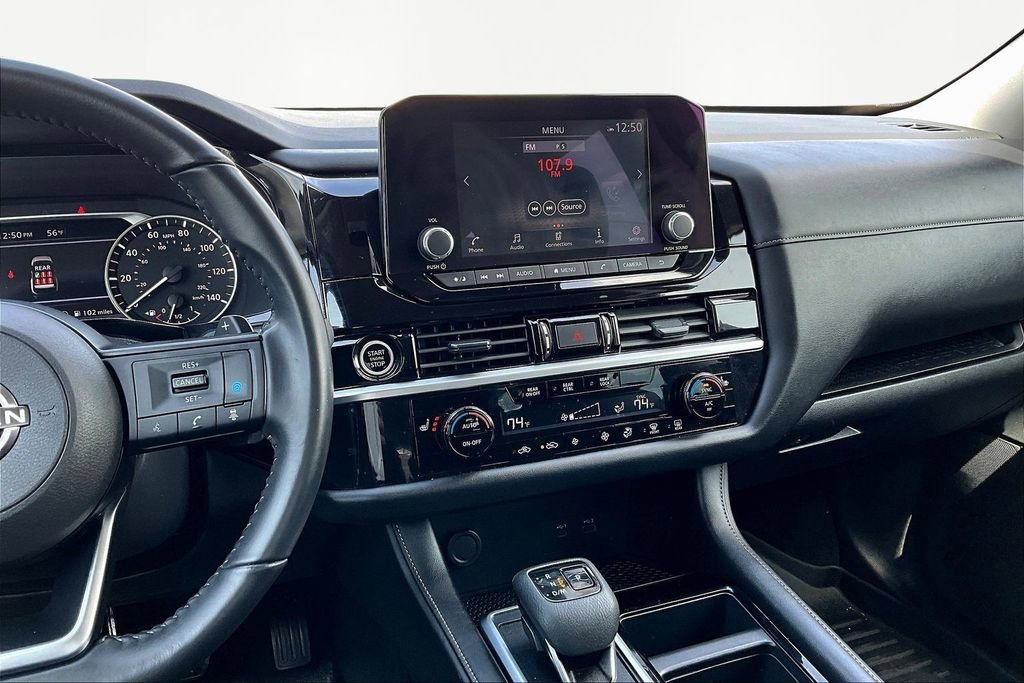 Used 2024 Nissan Pathfinder SV image 8