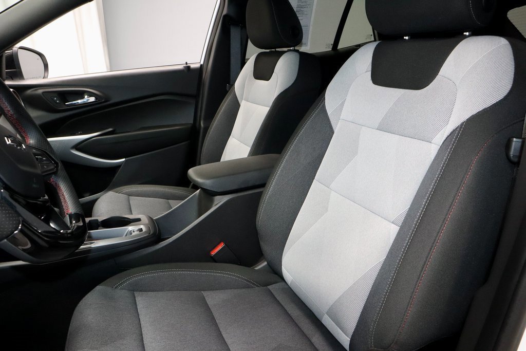 Used 2025 Chevrolet Trax RS w/ Driver Confidence Package image 26