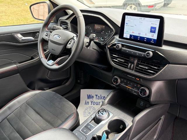 Certified 2022 Ford Escape SEL w/ SEL Stealth AWD Package image 22