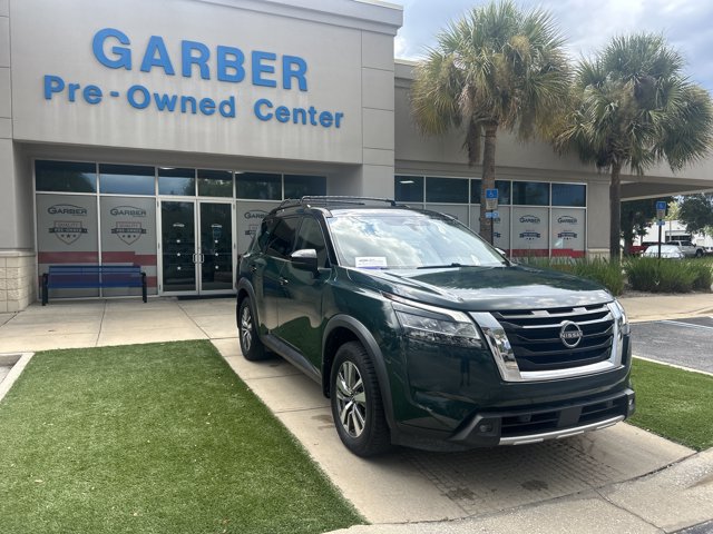 Used 2022 Nissan Pathfinder SL FWD image 2